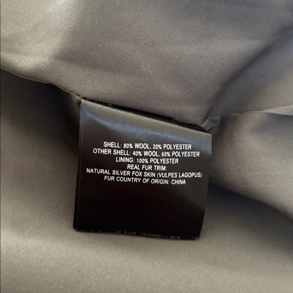 Elie Tahari Size L with real fur collar. - Picture 6 of 6